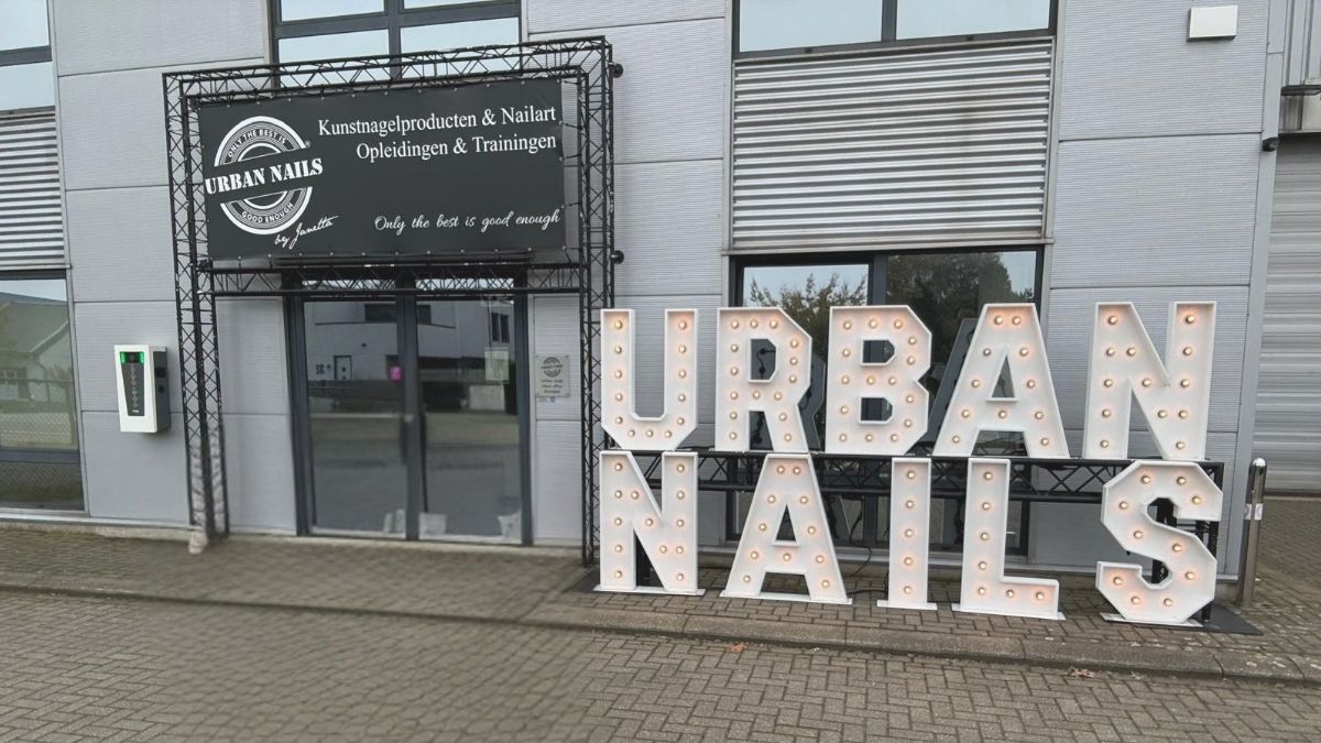 Pui - ingang Urban Nails